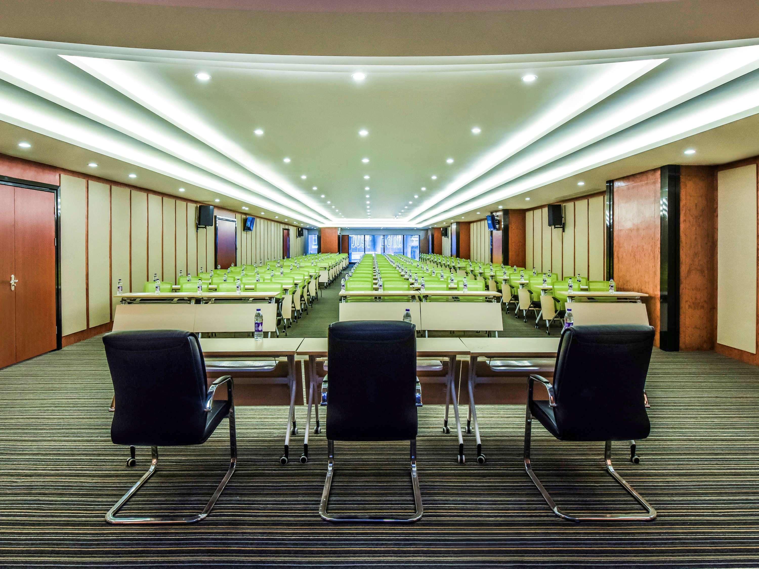 Mercure Chongqing Downtown Exterior photo
