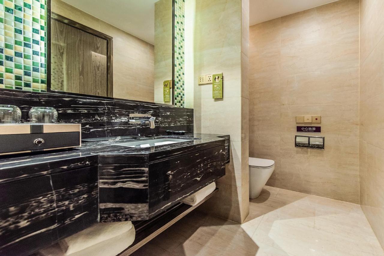 Mercure Chongqing Downtown Exterior photo