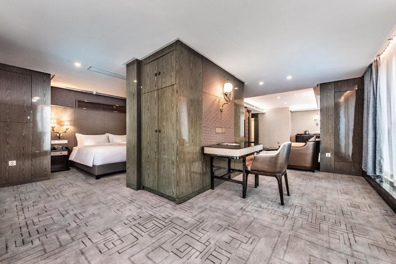 Mercure Chongqing Downtown Exterior photo